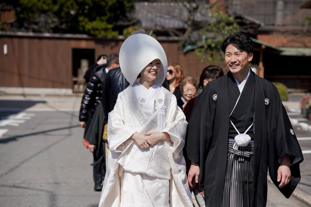 <神前式>伝統挙式と色鮮やかなお花に囲まれた1日の2枚目写真