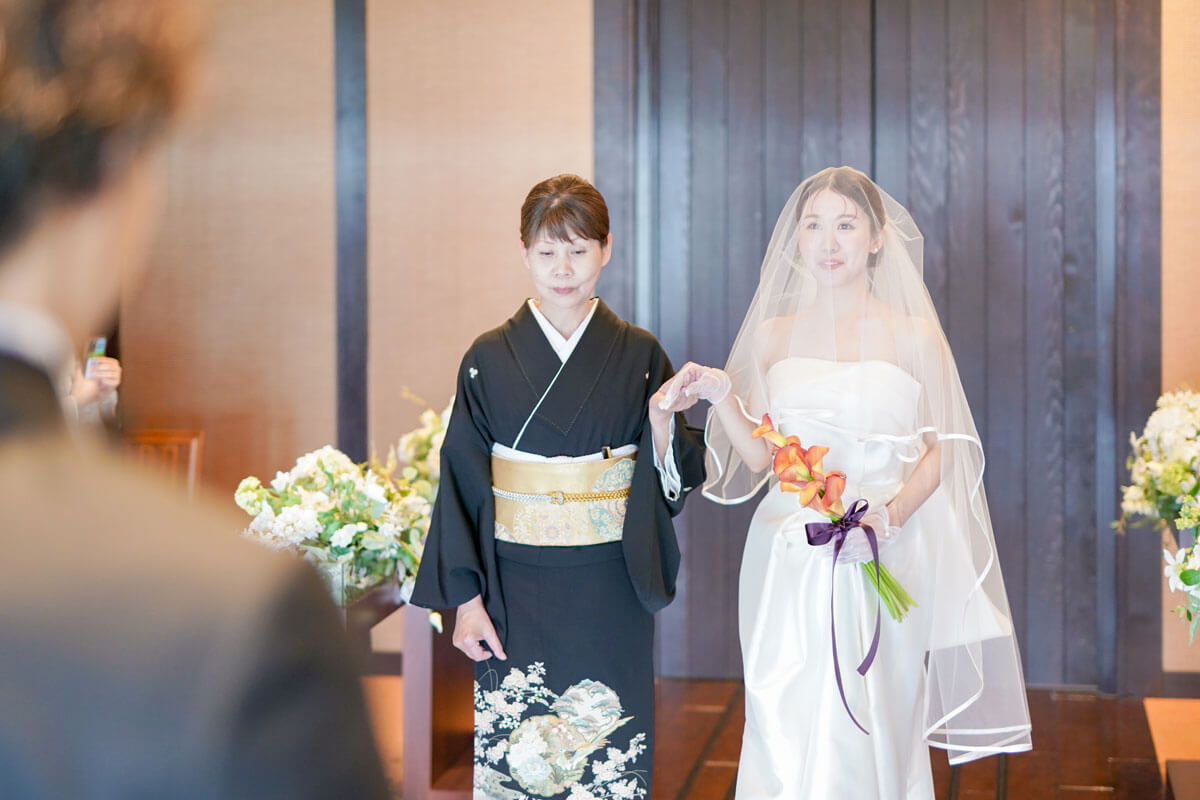 <春婚>センスが光る笑顔と涙の華やかな1日の2枚目写真